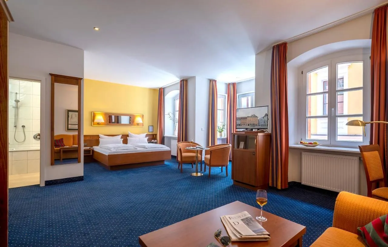 Altstadthotel Der Patrizier Regensburg 4*,